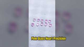 3 mm roze glas lasergesneden hartvormig patroon